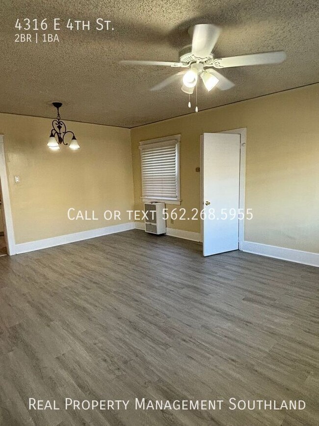 Building Photo - 2 Bedroom 1 Bath with Garage Space - Avail...