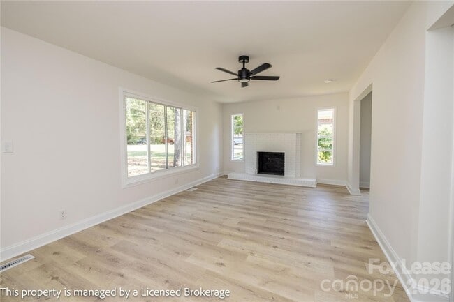 Building Photo - 409 Eastover Ave
