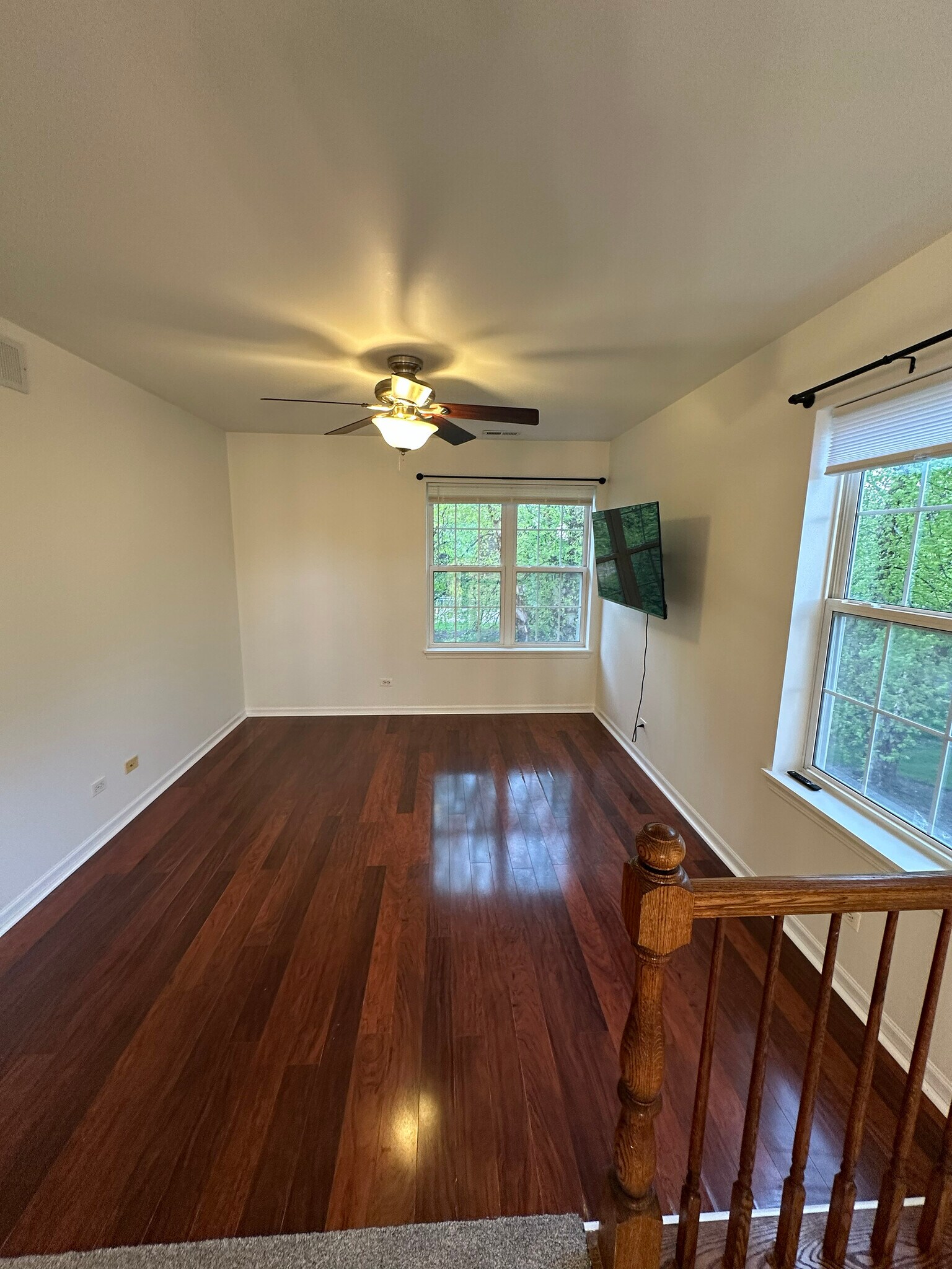 Building Photo - 560 Lancaster Dr