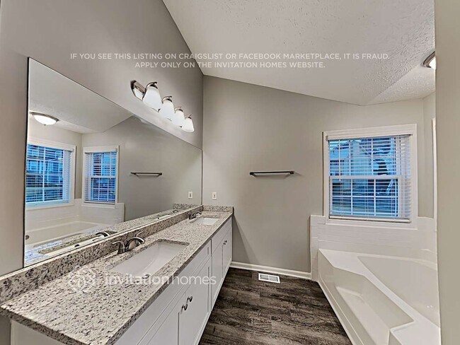 Building Photo - 844 Whitehaven Ln