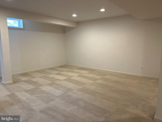 Building Photo - 7209 Bladen Pl