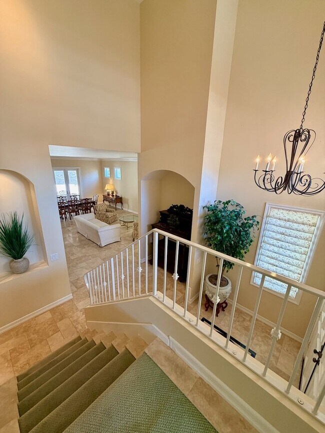 Building Photo - For Rent Available Now - Furnished House 3+BR 2.5Ba in Del Mar, charming furnished home in the hi...