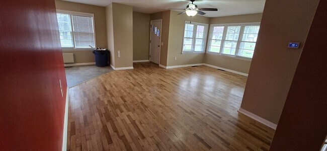 Building Photo - 801 N Ohio St