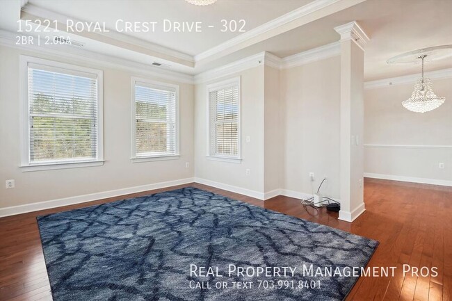 Building Photo - 15221 Royal Crest Dr