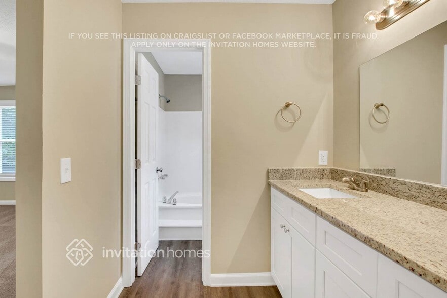 Building Photo - 3918 Ardsley Dr NE