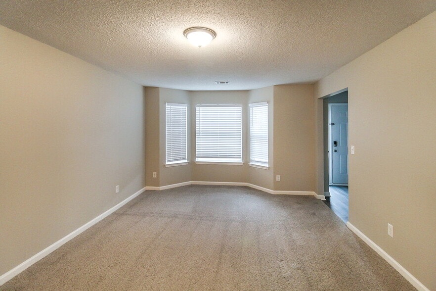 Building Photo - 95 Kirkland Ct