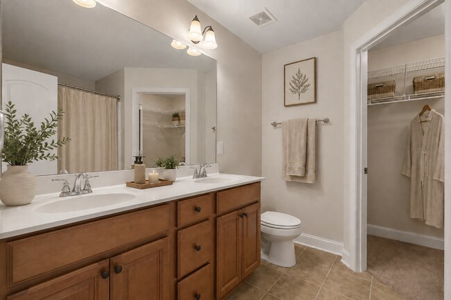 Building Photo - 6907 Breyerton Way SE