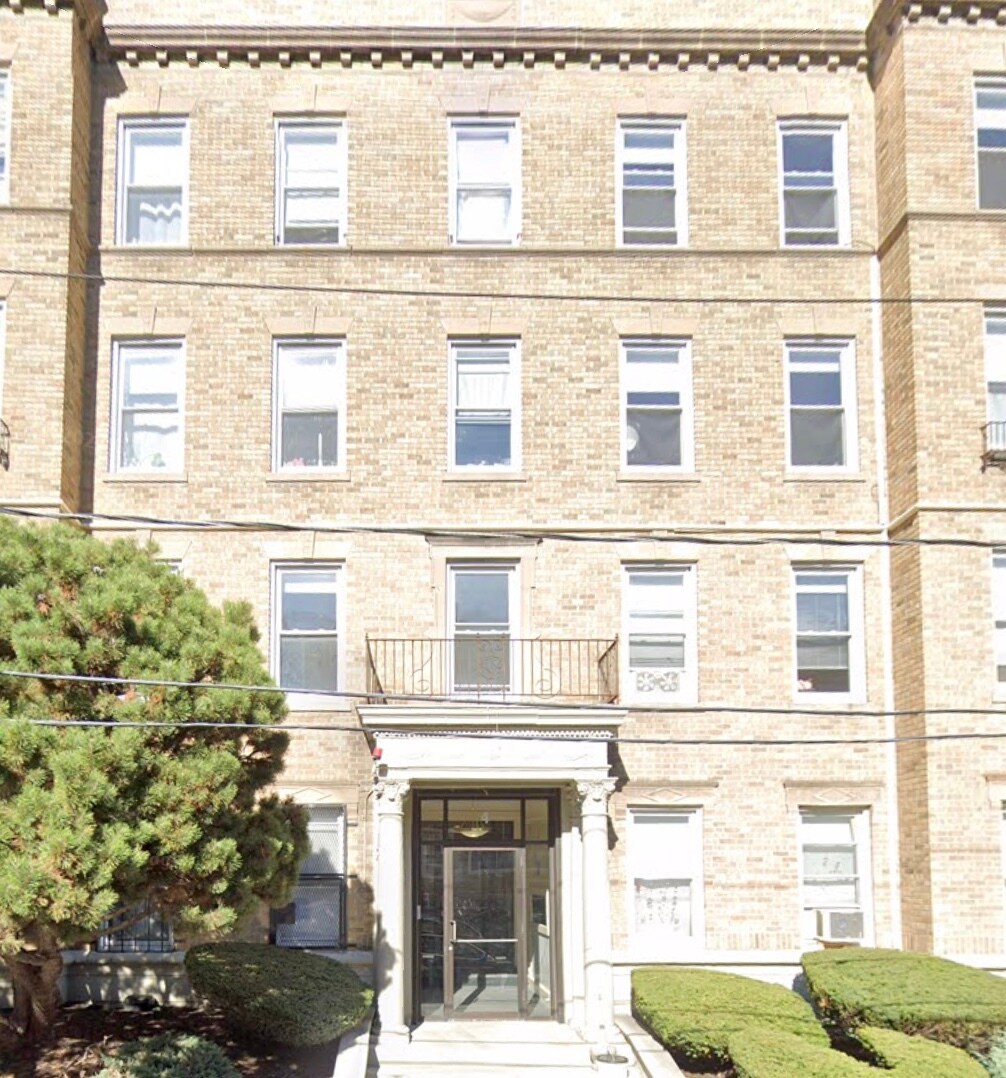 Building Photo - 5 Vinal St