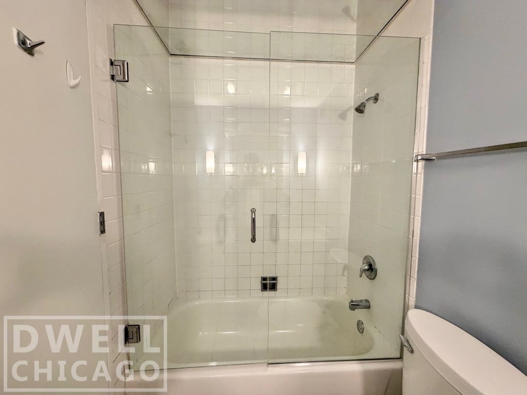 Building Photo - 233 E Erie St