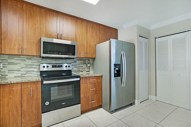Building Photo - 505 Harbour Pointe Way