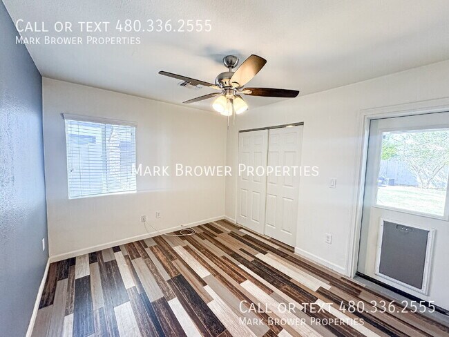 Building Photo - 1230 E Almeria Rd
