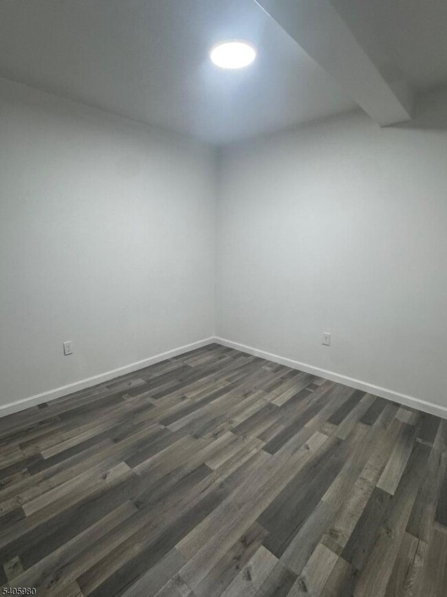 Building Photo - 125 W Broadway