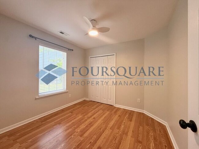 Building Photo - Spacious Ranch-Style Smart Home with Bonus Room, Sunroom , Electricity Included ! - & 2-Car Garag...