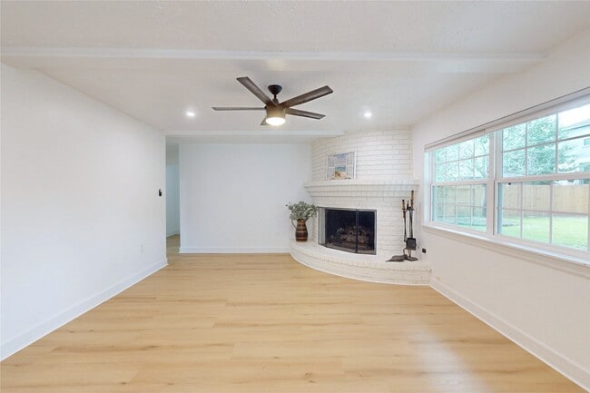 Building Photo - 5731 S Braeswood Blvd