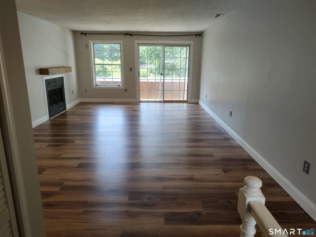 Building Photo - 607 Spring Meadow Rd