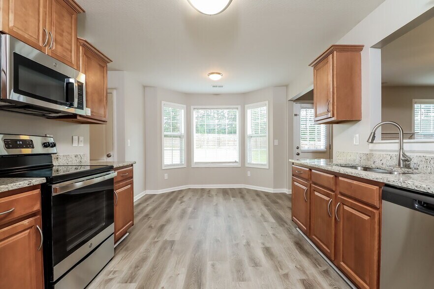 Building Photo - 1021 Bluecoat Cir