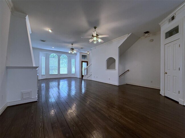 Building Photo - 118 Detering St