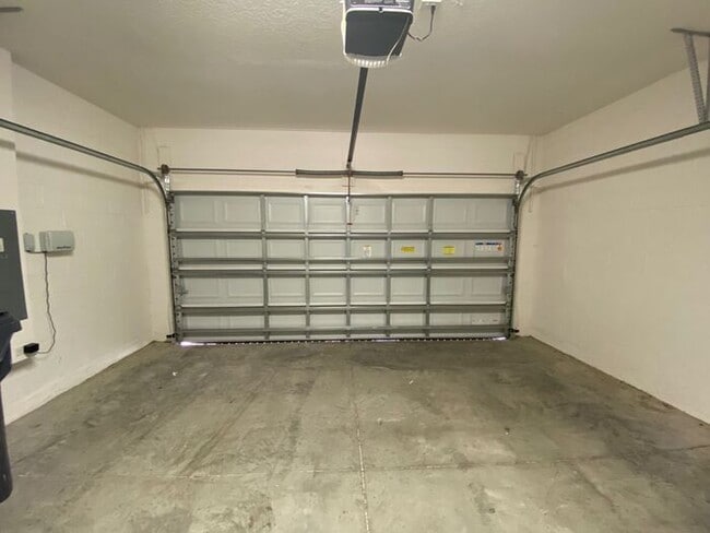 Building Photo - Carlisle Grand-120 Seville Dr Davenport, F...