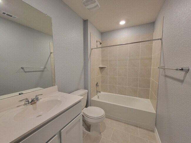 Building Photo - Brookstone Creek Beauty – 4 Bedrooms, 3 Ba...