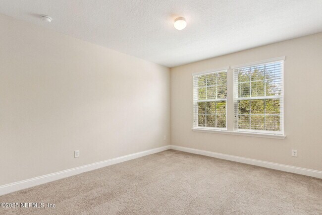 Building Photo - 11470 Glenlaurel Oaks Cir