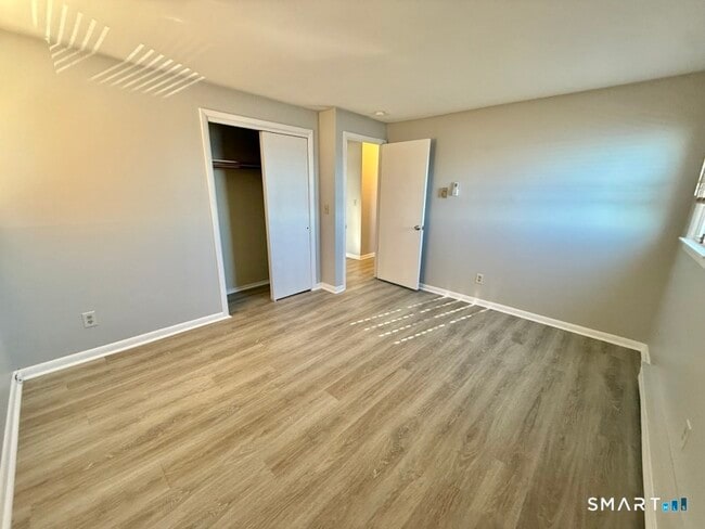 Building Photo - 3 Bayview Pl