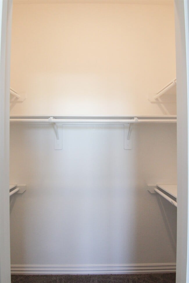 Building Photo - 31811 Dunham Lake Dr