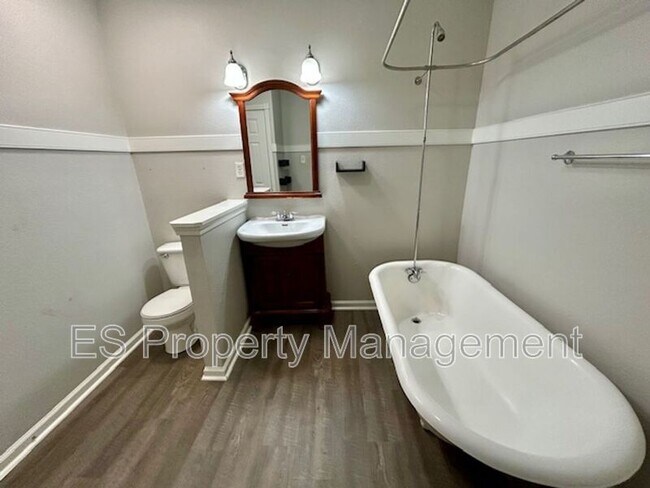 Building Photo - 1502 Lexington Ave