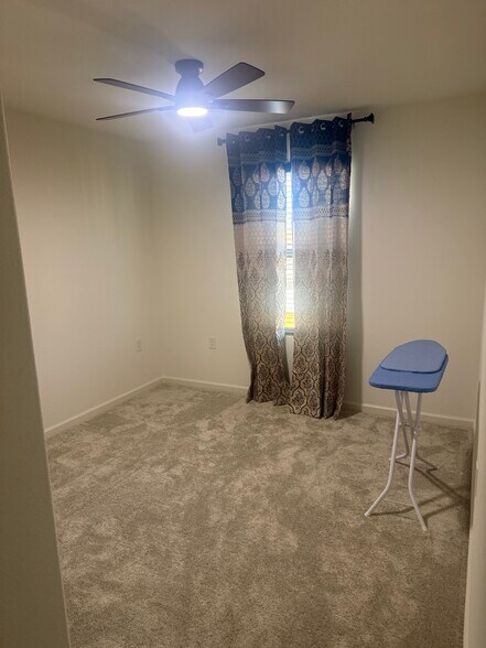 Room - 6317 Sun Haven St
