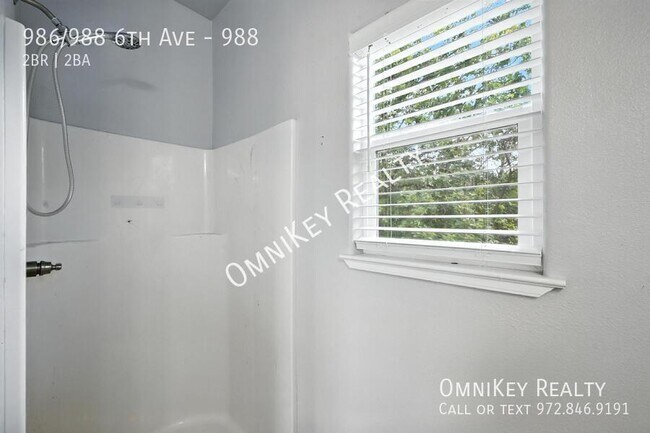Building Photo - 986/988 6th Ave-988