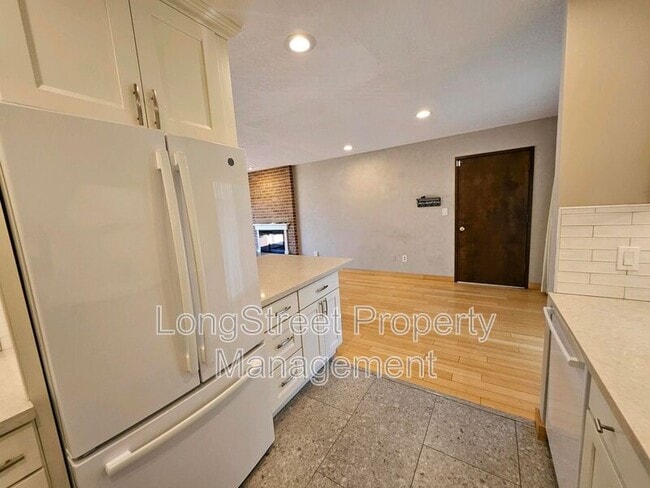 Building Photo - 12612 NE Prescott Dr