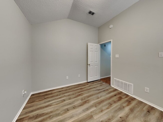 Building Photo - Newly Renovated 3-Bed, 2-Bath Home in Southwest Fort Worth – Modern Upgrades & Spacious Backyard!