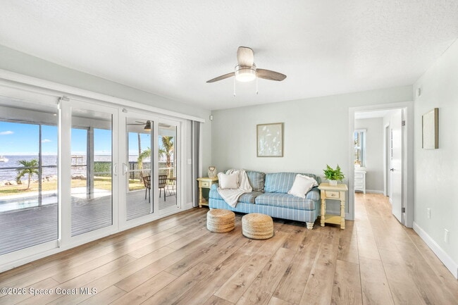 Building Photo - 100 Bonita St