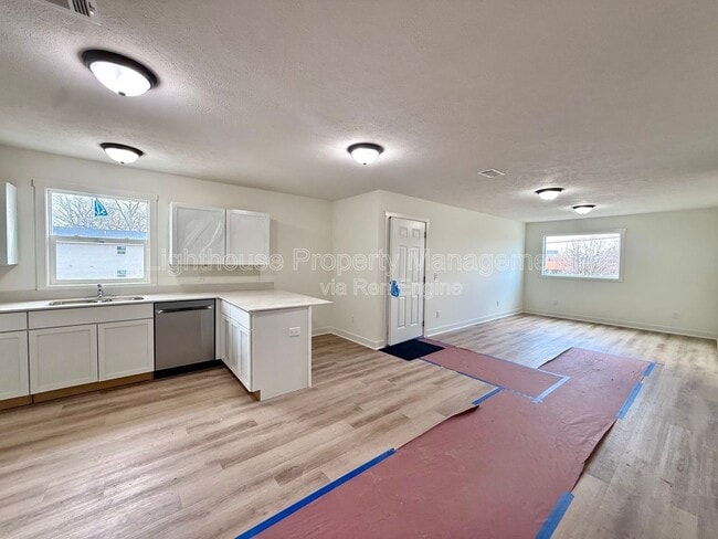 Building Photo - 313 Orchard Ave