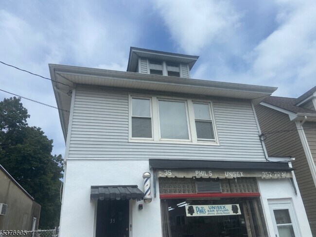 Primary Photo - 35 Coe Ave