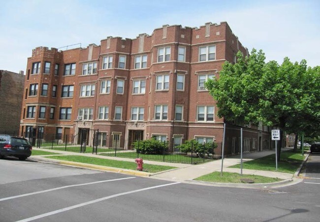 Primary Photo - 7800 S Laflin Street