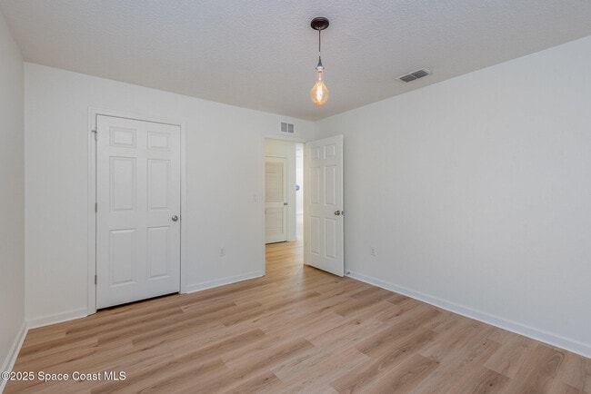 Building Photo - 2675 Falcon Ln