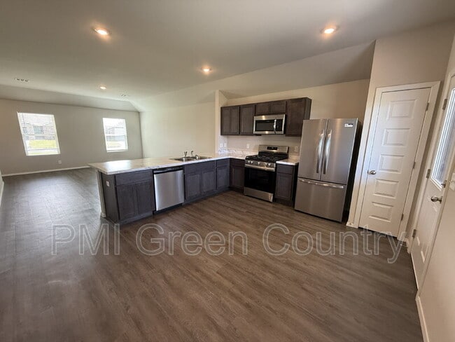 Building Photo - 29333 E 80th St S