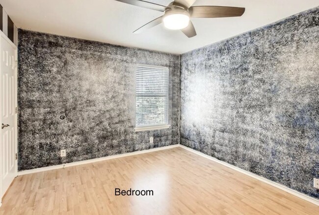 Building Photo - 518 Pecos Cir