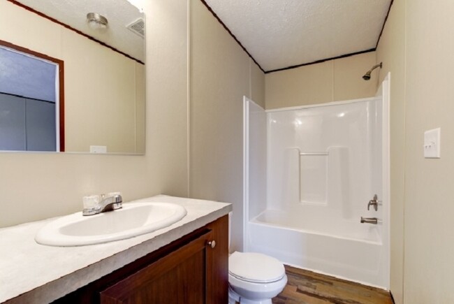 Building Photo - 106 Luart Dr