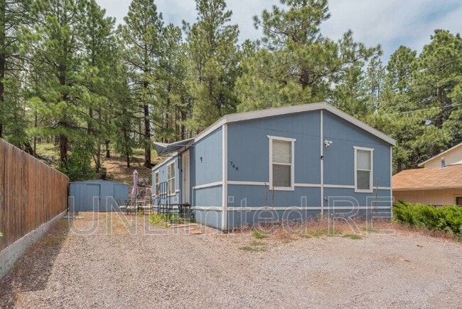 Building Photo - 766 E Zuni Dr