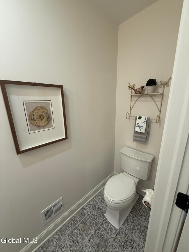 Building Photo - 16 Newton St