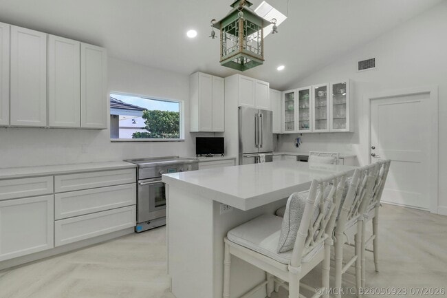 Building Photo - 13760 Sand Crane Dr
