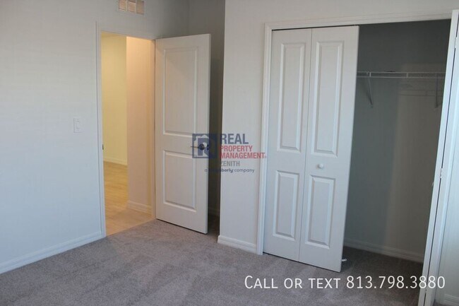 Building Photo - 1716 Tropical Oasis Ave