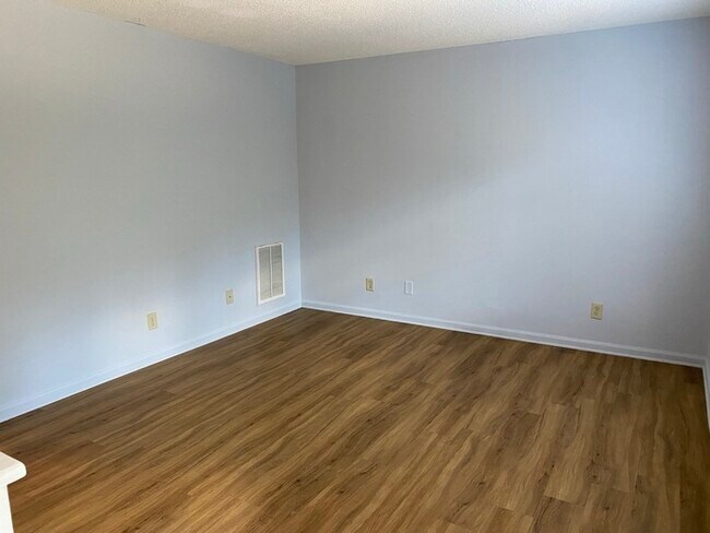 Building Photo - 4036-103 Greenleaf