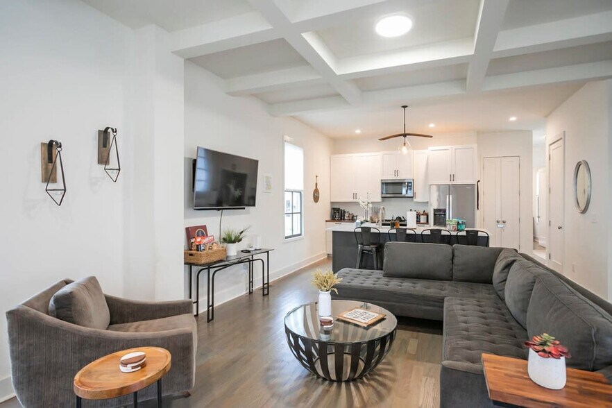 Building Photo - 119 E Fowlkes St