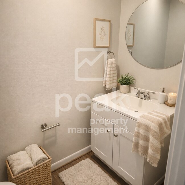 Building Photo - $1,125! 3Bed/ 1.5 Bath House! Apply by 4/16 to get half off your first month.