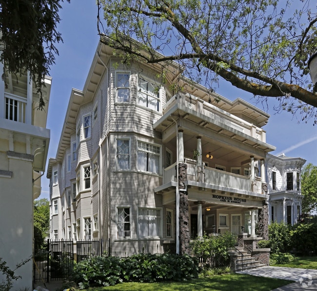 Building Photo - 1325 H St