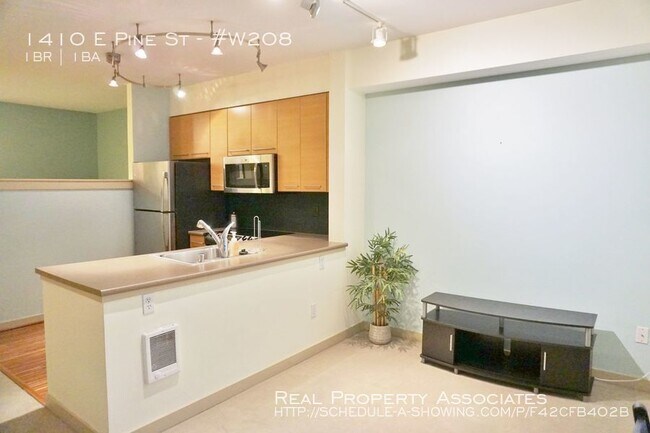 Building Photo - Braeburn Apartment