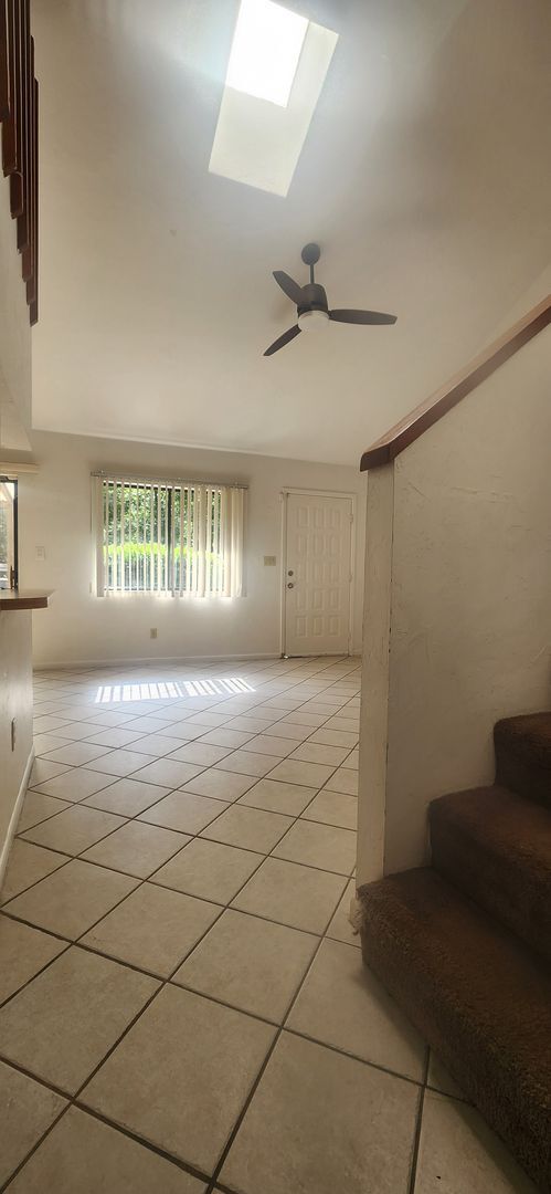 Building Photo - 2/2 in Greenleaf!