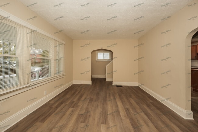 Building Photo - 13713 Edgewood Ave